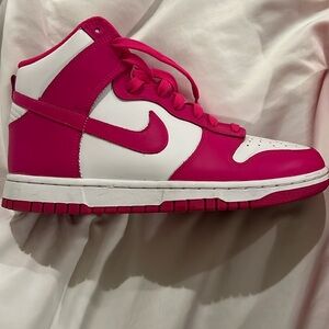 Nike dunk high prime pink